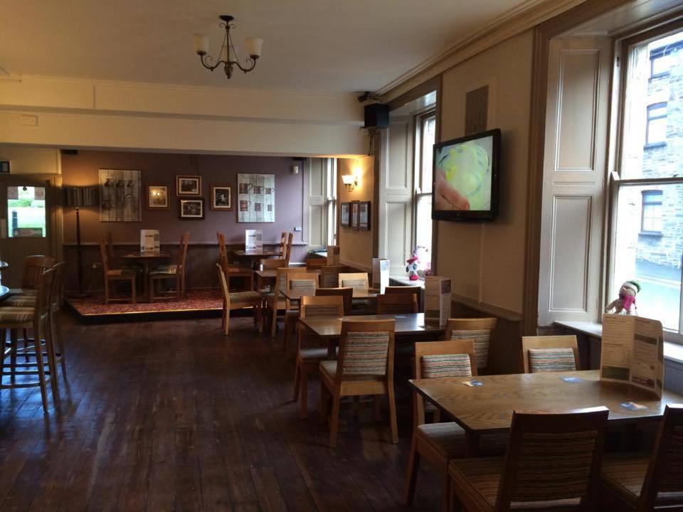 Markets Tavern Hotel Brecon Bagian luar foto